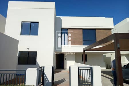 4 Bedroom Villa for Sale in Yas Island, Abu Dhabi - 01. jpg