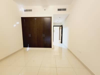 Book now ! Lavish 2 Bedroom apartment ! Prime location ! All amenities