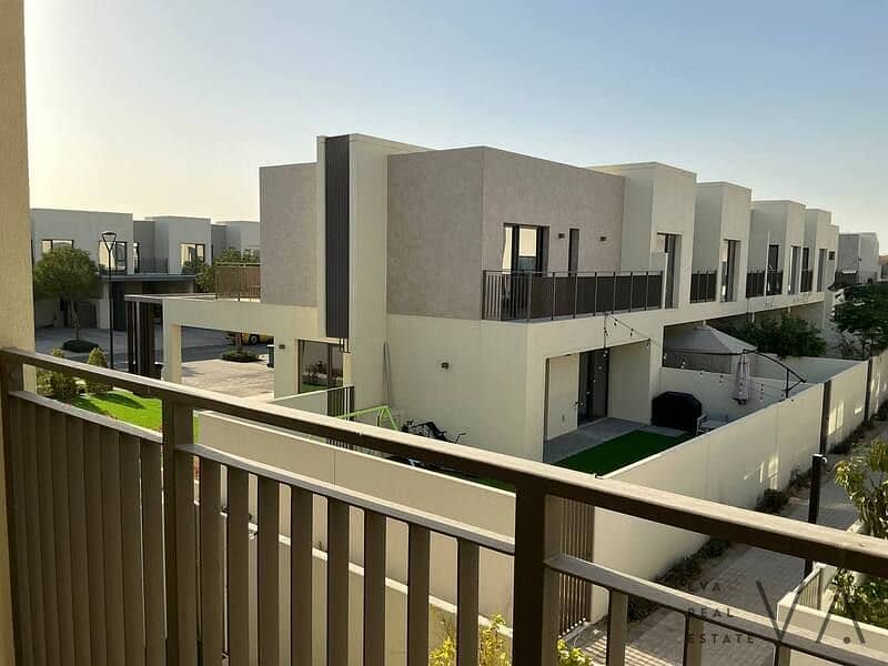 Stunning 3 BD Townhouse | Vacant | Branded Emaar Stunning 3 BD Townhouse | Vacant | Branded Emaar