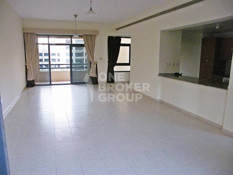 4 CHEQUES|Large 2 BR plus Study|Close to Shops