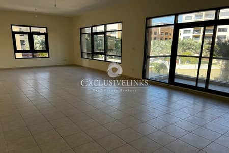 3 Bedroom Apartment for Rent in The Greens, Dubai - Vacant | Unfurnished | Low Floor