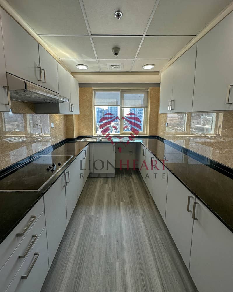 5 kitchen area(1). jpg