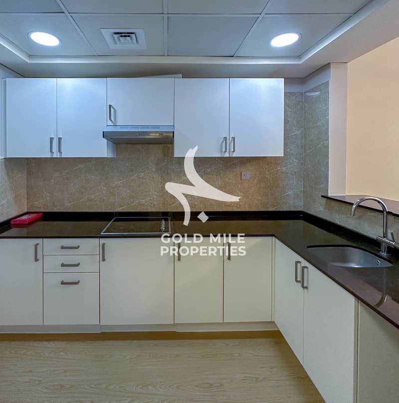 6 kitchen area(2). jpg