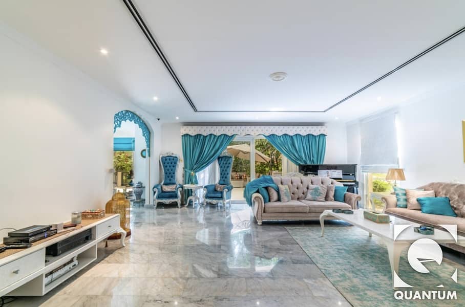 Corner House - Beautifully Upgraded- VOT Corner House - Beautifully Upgraded- VOT