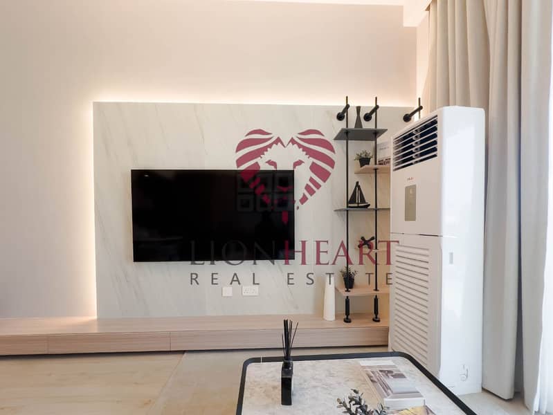 8 living area. jpg