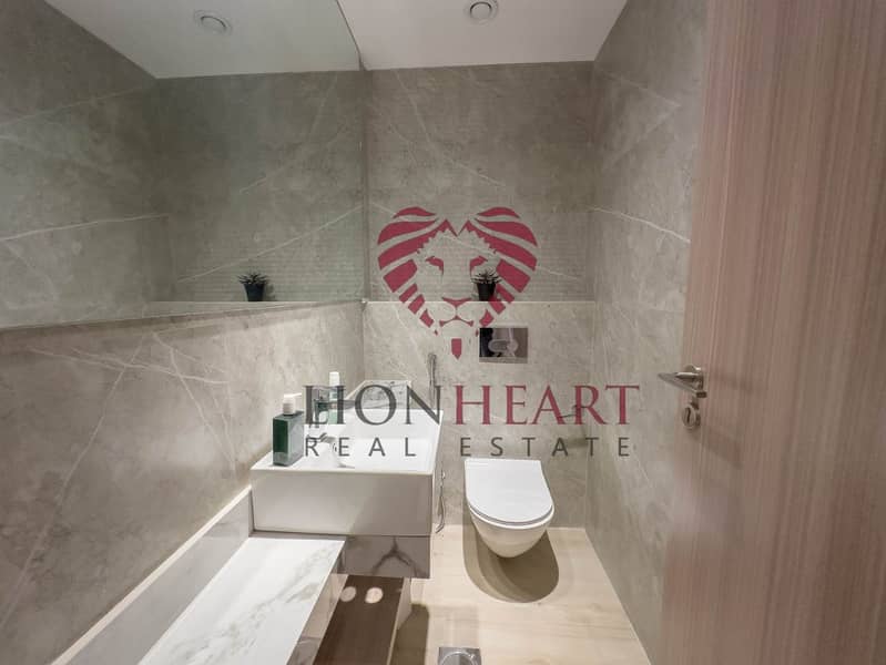 14 bathroom. jpg