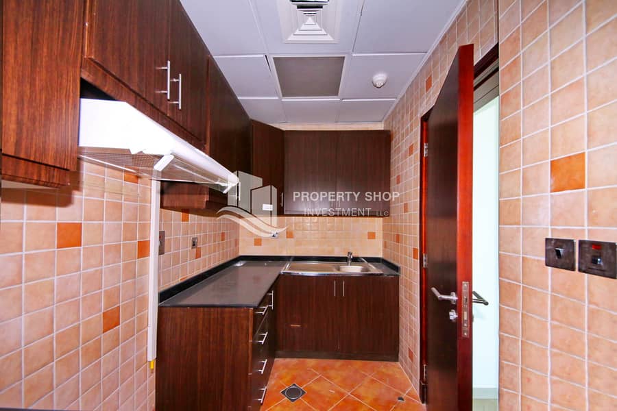 8 1-br-apartment-abu-dhabi-al-reem-island-city-of-lights-hydra-avenue-kitchen. JPG