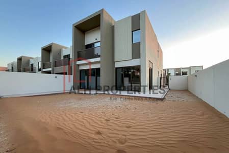 4 Bedroom Townhouse for Sale in Dubailand, Dubai - 1. jpeg