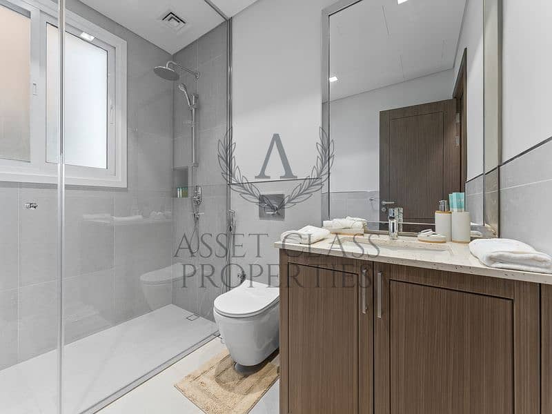 22 DSC04080-Photoroom. png