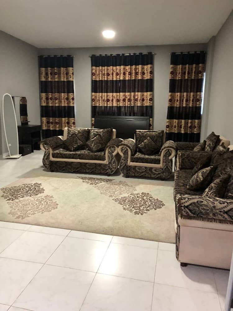 FURNISHED STUDIO APARTMENT FOR RENT IN FALCON TOWERS