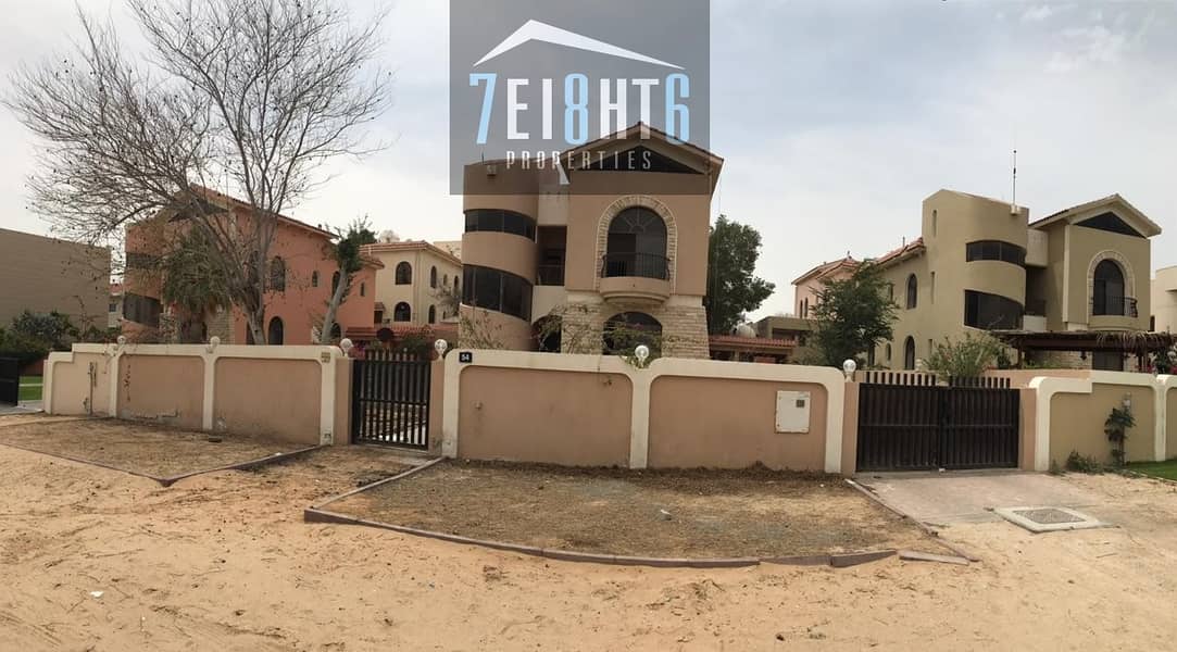 Beautifully presented: 3 b/r good quality independent villa + maids room + large garden for rent in Jumeirah