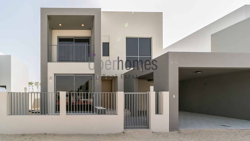 Luxurious 5 Bedroom Villa near Pool & Park Luxurious 5 Bedroom Villa near Pool & Park