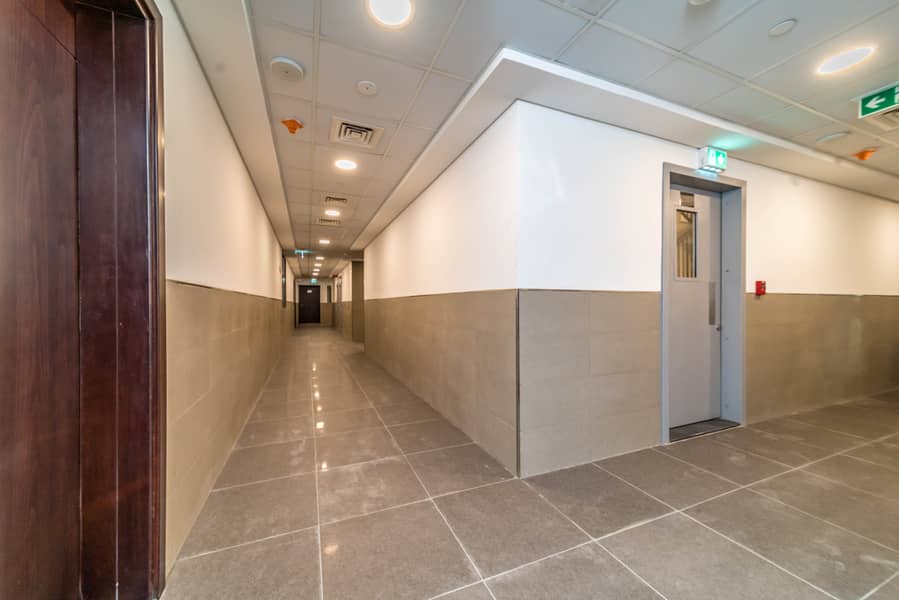 15 R7301451. jpg