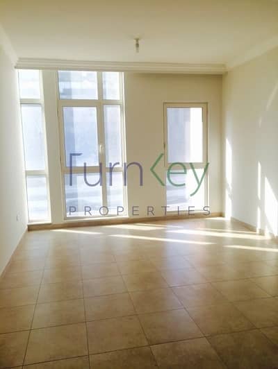 HUGE Studio 775 SqFt With Storage HUGE Studio 775 SqFt With Storage