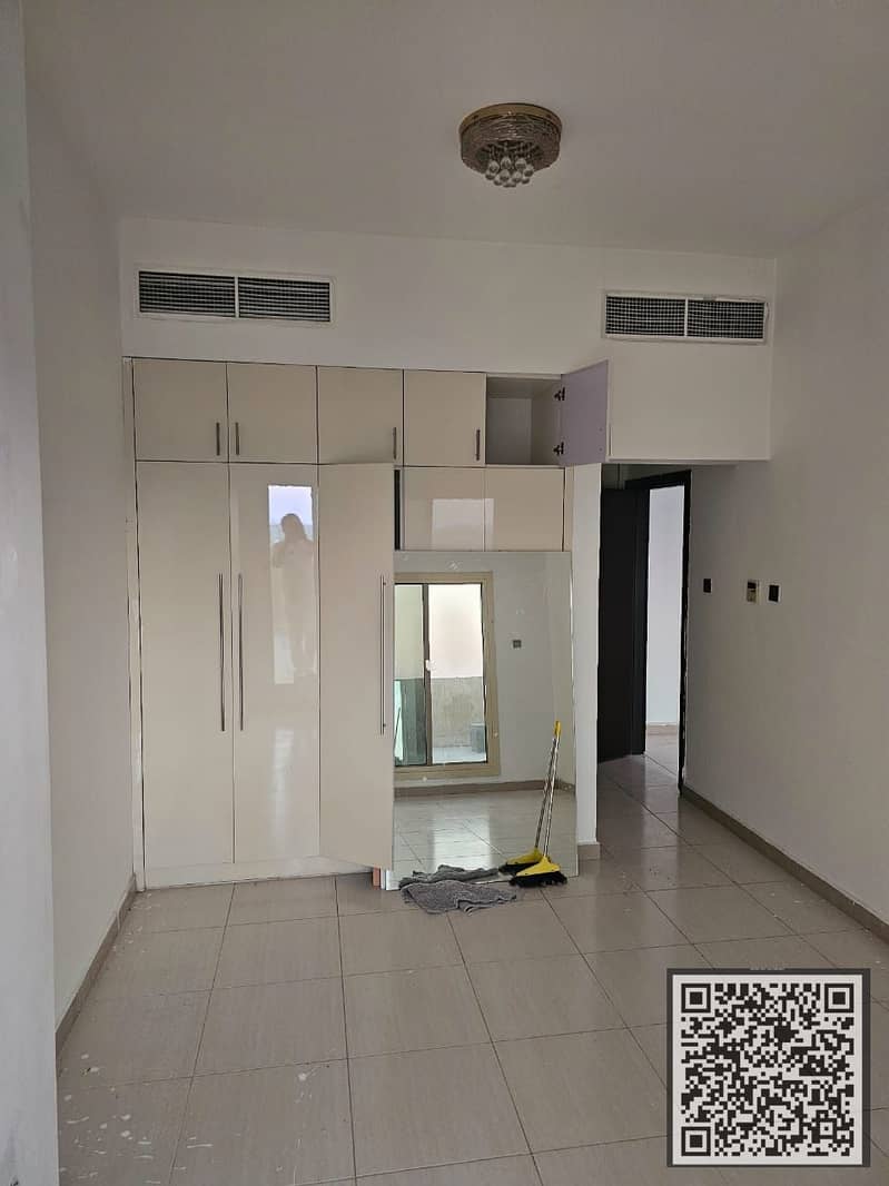 8 8db23c25-e619-4632-a75c-00f8a63b6e9a. jpg