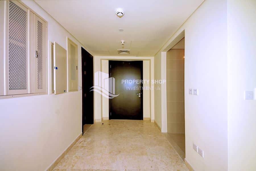 4 1-bedroom-apartment-al-reem-island-marina-square-ocean-terrace-foyer. JPG