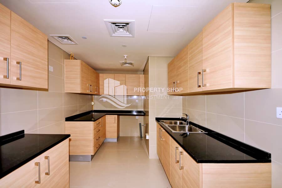 5 1-bedroom-apartment-al-reem-island-marina-square-ocean-terrace-kitchen-1. JPG