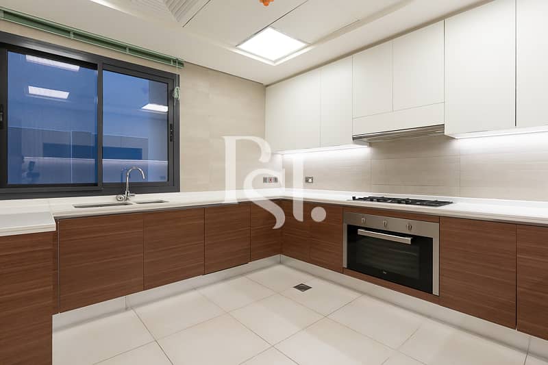 2 west-yas-abu-dhabi-yas-island-kitchen (2). JPG