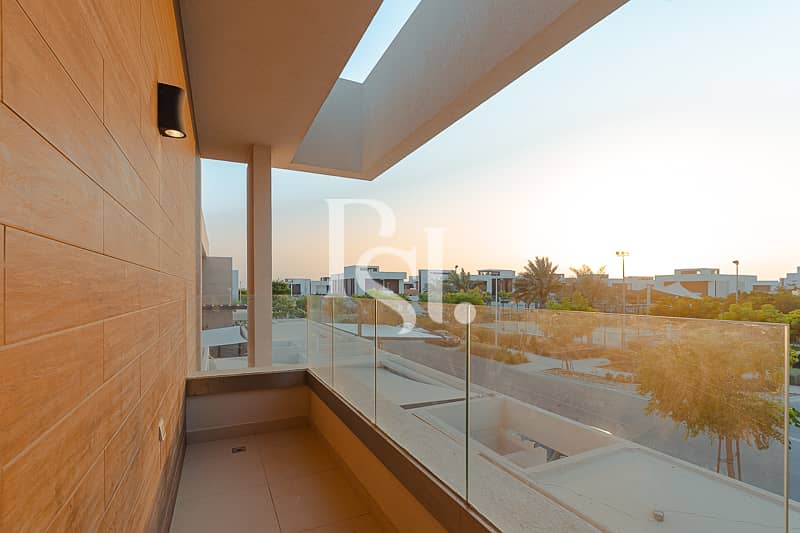 5 west-yas-abu-dhabi-yas-island- (31). JPG