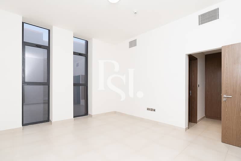 8 west-yas-abu-dhabi-yas-island-bedroom (4). JPG