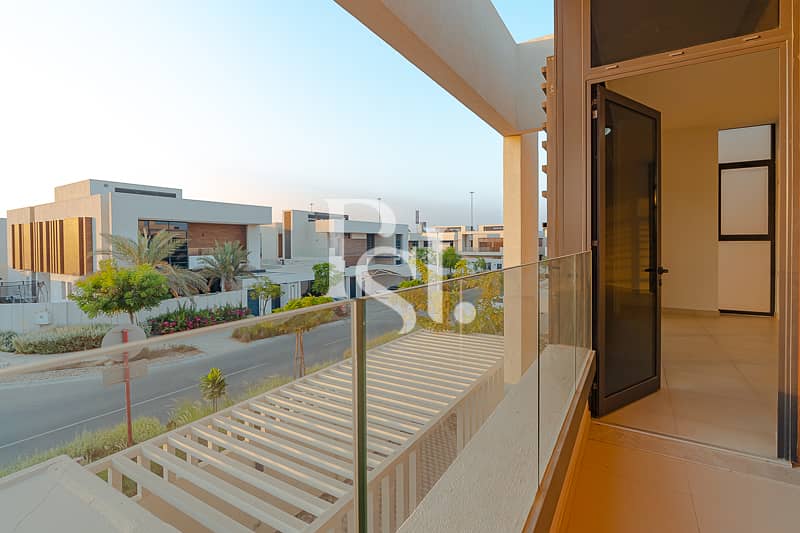 14 west-yas-abu-dhabi-yas-island-balcony-view (1). JPG