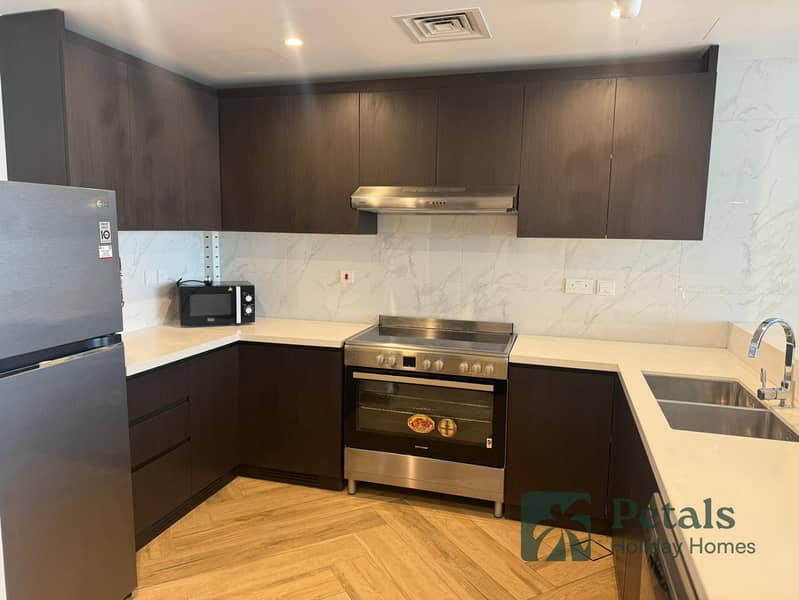 Urban Luxury Awaits: Short-Term Stays at 1 Residences, Al Kifaf - Image 7