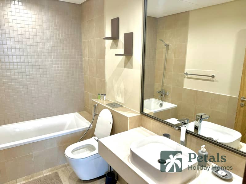 Urban Luxury Awaits: Short-Term Stays at 1 Residences, Al Kifaf - Image 10