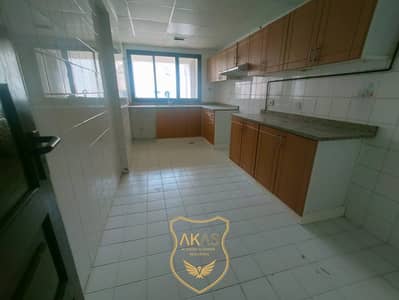Nice Offer 3 BHK For Family With Balcony only 40k