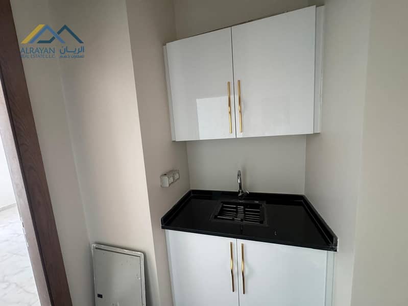 34 9d095963-9ebd-4604-a896-6cc907cba836. jpg