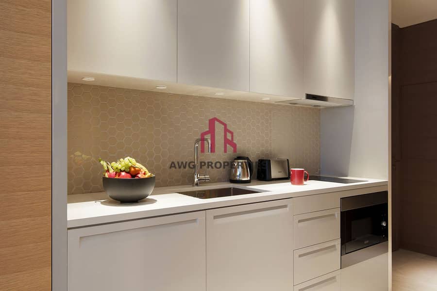 16 Studio king kitchenette. jpg