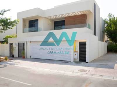 Single Row Villa 5BR | Prime Location |True Luxury