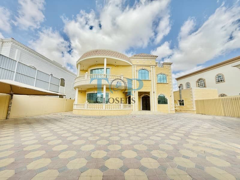 7 Masters Br Duplex Villa | Huge Yard | Balcony