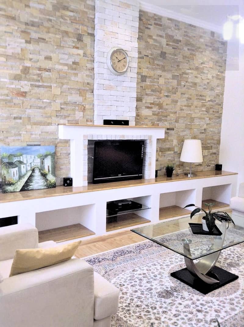 6 living room. jpeg