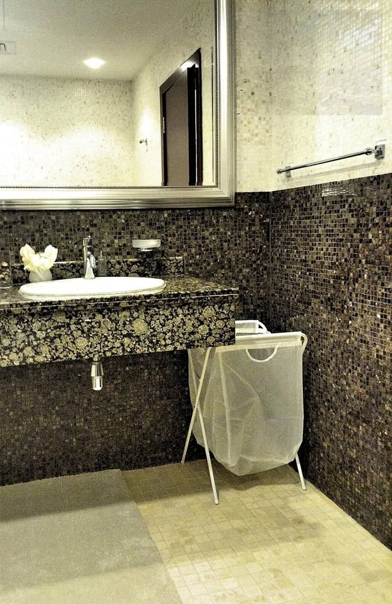 9 toilet. jpeg