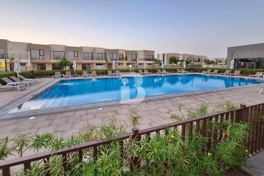 Park side Emaar south Villa for rent