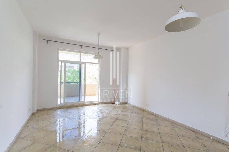 Well-maintained 2 Bed Apt l Garden Views