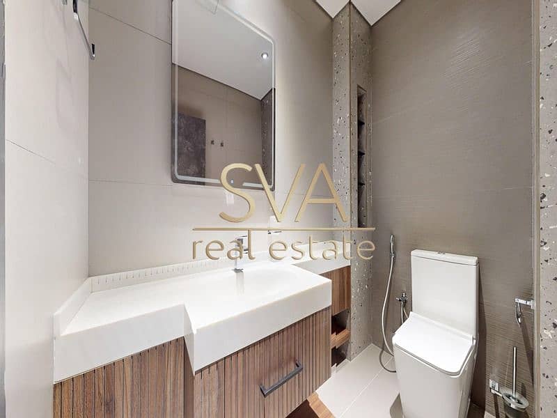 6 SVA-REAL-ESTATE-MBL-Royal-Tower-01302025_114034. jpg