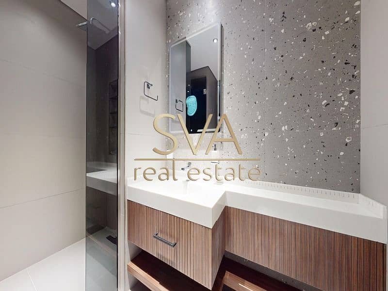 10 SVA-REAL-ESTATE-MBL-Royal-Tower-01302025_114011. jpg