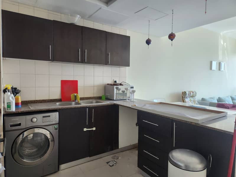 10 Kitchen 1. jpeg