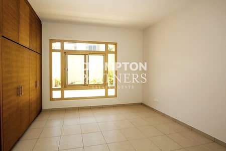 Lovely Villa with Private Pool and Garden! Great Facilities Lovely Villa with Private Pool and Garden! Great Facilities