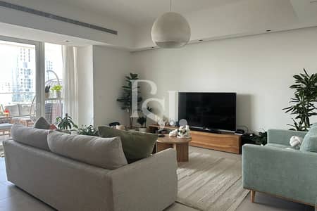 2 Bedroom Apartment for Sale in Al Reem Island, Abu Dhabi - 2BRM-Apartment-Unit-402-Shams-Al-Reem-Island-Abu-Dhabi-UAE-Living-Room (2). jpg