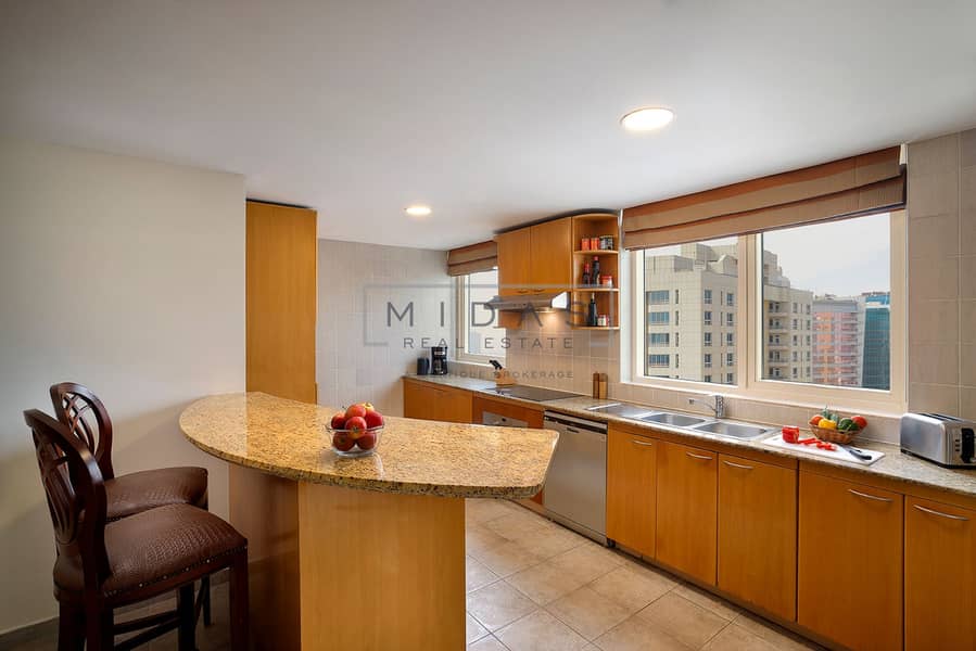 3 3BR - Kitchen. jpg