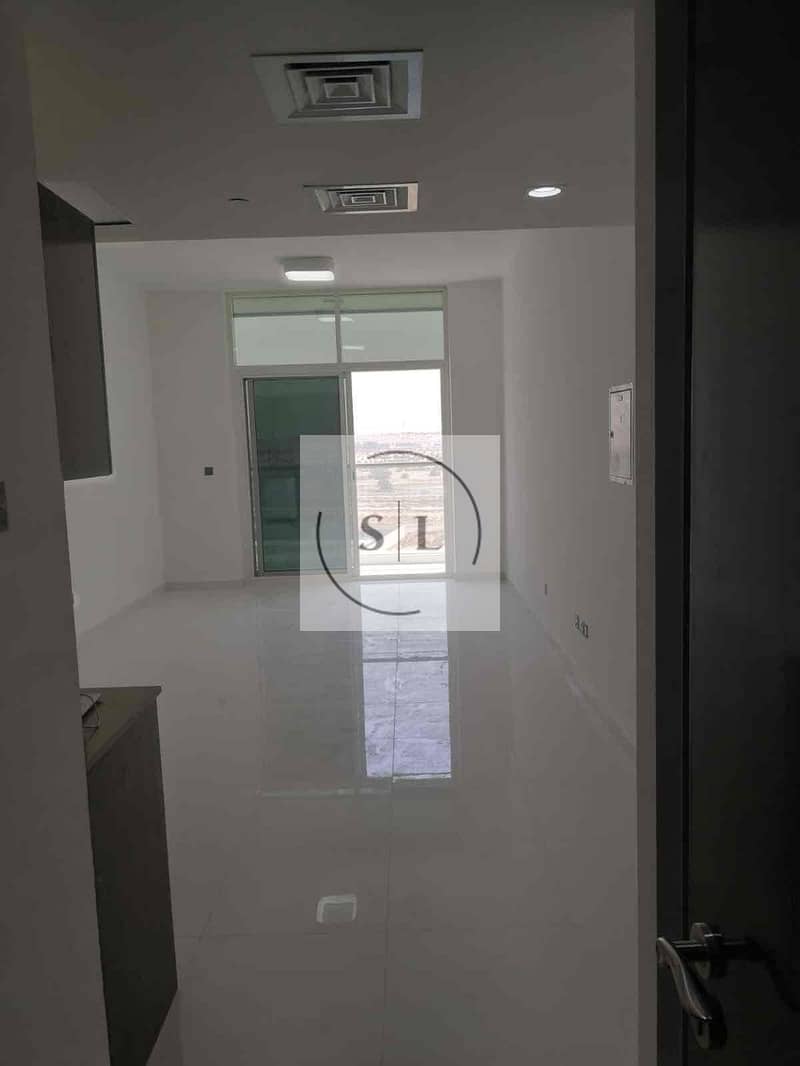4 2c9edff4-6dd3-487f-bb18-6a2b29c59682. jpg