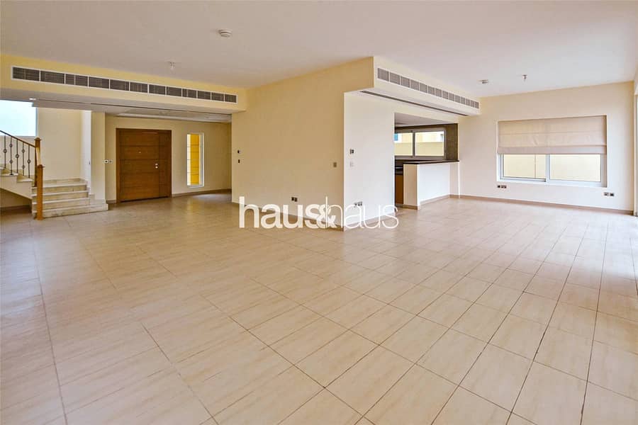 Вилла в Джумейра Парк，Дистрикт 9, 4 cпальни, 380000 AED - 10798375