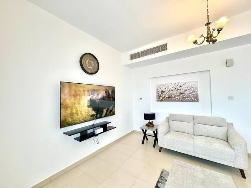 SINGLE ROW I FULLY FURNISHED I READY TO MOVE IN SINGLE ROW I FULLY FURNISHED I READY TO MOVE IN