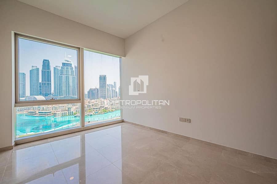 Fountain and Burj Khalifa View | Near Dubai Mall Fountain and Burj Khalifa View | Near Dubai Mall
