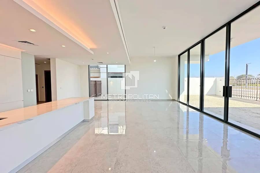 Single Row | Burj Khalifa View | Ready to Move