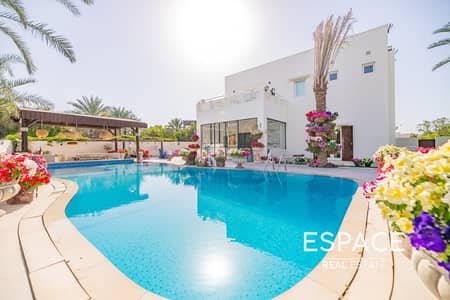 4 Bedroom Villa for Rent in The Meadows, Dubai - Fully Upgraded | Huge Plot | Private Pool