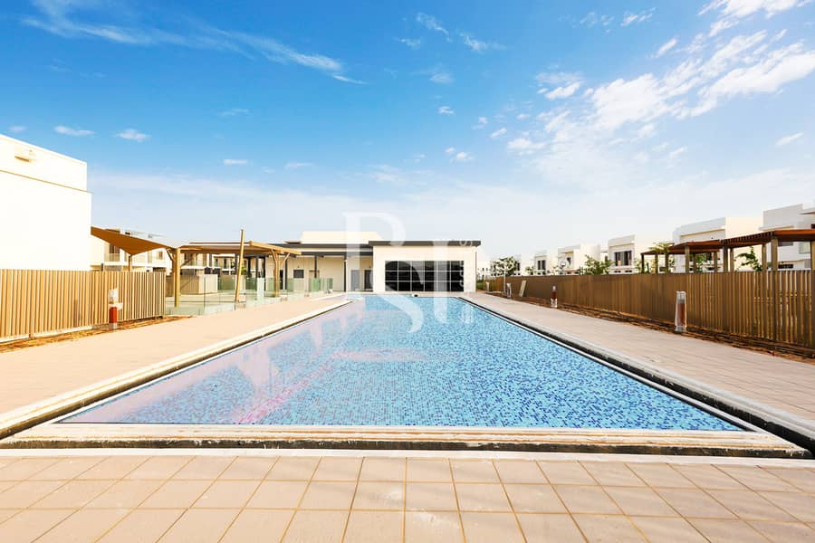 7 yas-acres-townhouse-abu-dhabi-community (4). JPG