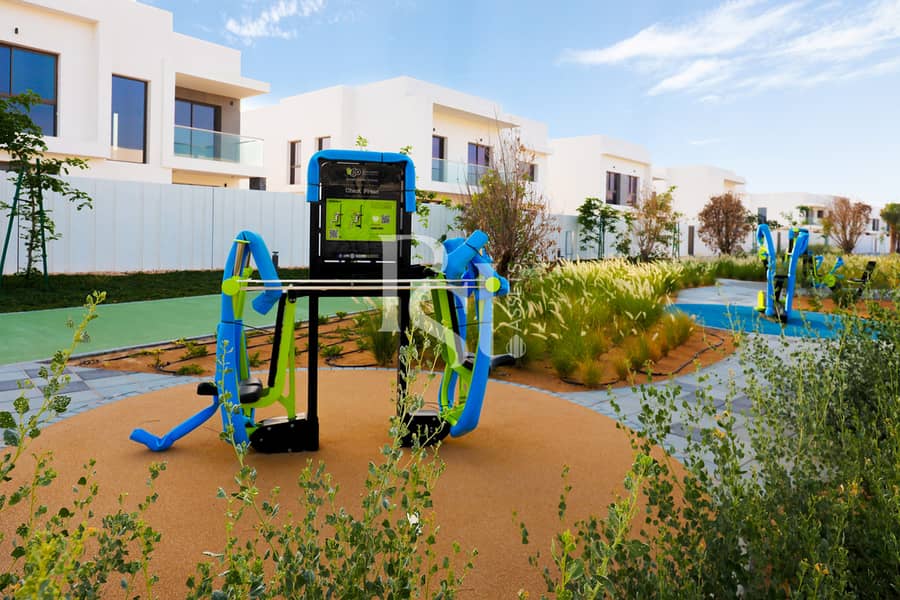 8 yas-acres-community-and-facilities-abu-dhabi-play-area (2). JPG